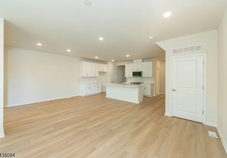 5 Wadsworth Dr — Photo 6