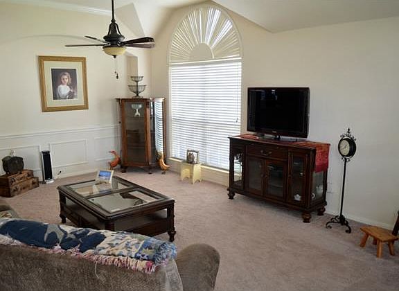 5th image of 805 Brown Dr