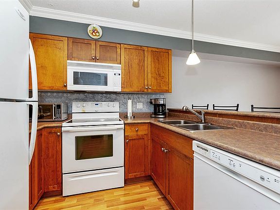 4th image of 19141 124th Ave #12