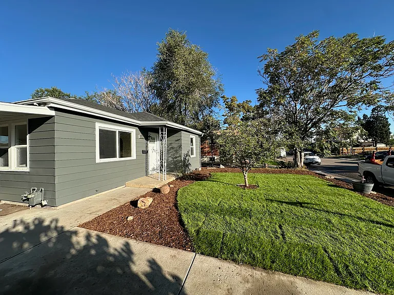 4415 Milwaukee St — Photo 2