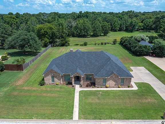 2nd image of 118 Lake Meadow Blvd