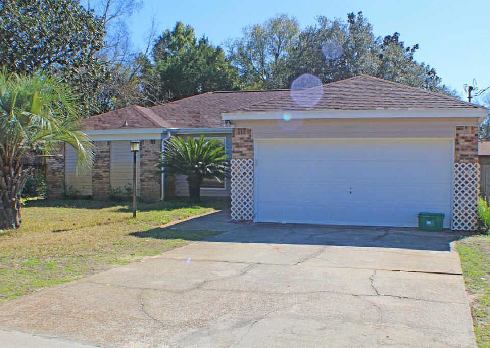 1st image of 122 Oak Shores Dr