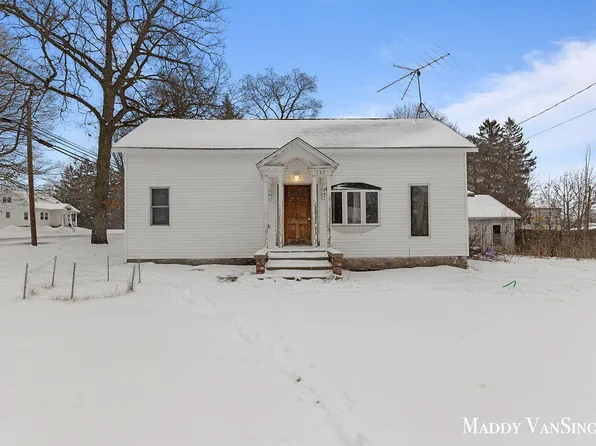 132 N Camburn St, Stanton, MI 48888