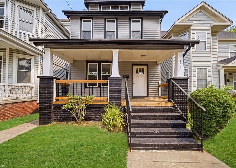 1st image of 434 W 34th St