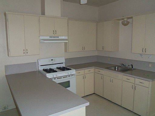 5th image of 516 E Rose St