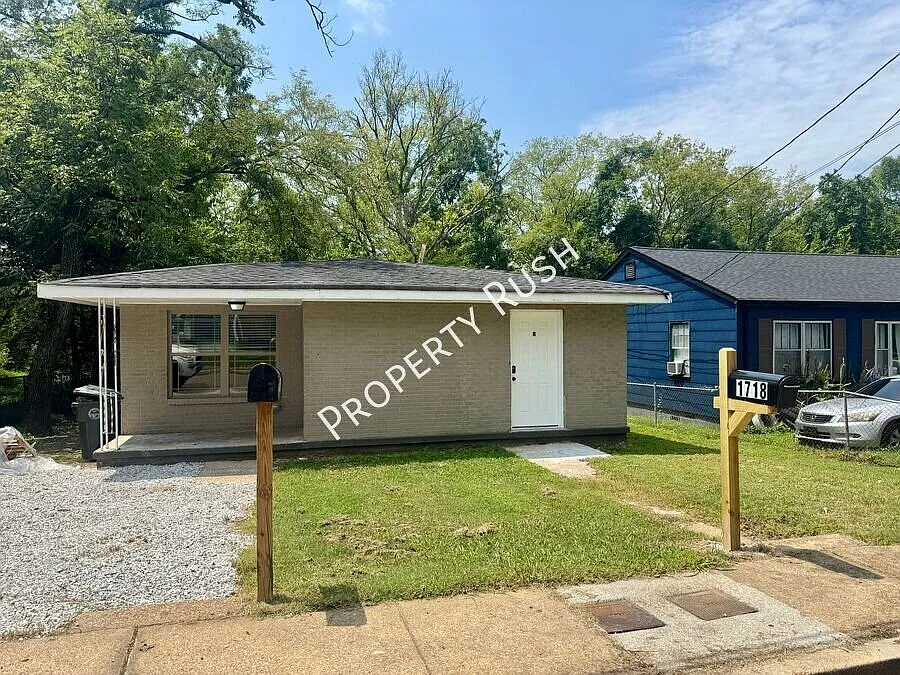 1718 Portland St. "B" - Recently remodeled 2 bed/1 bath duplex unit in Chattanooga! $950.00/mo. — Photo 3