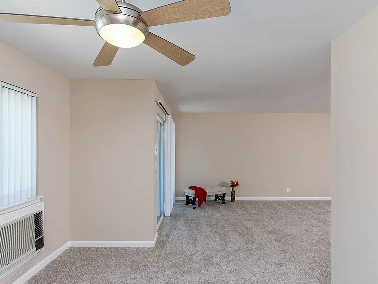 666 S El Monte Ave — Photo 10