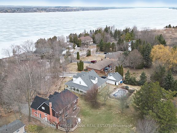 4th image of 85 Ambleside Dr