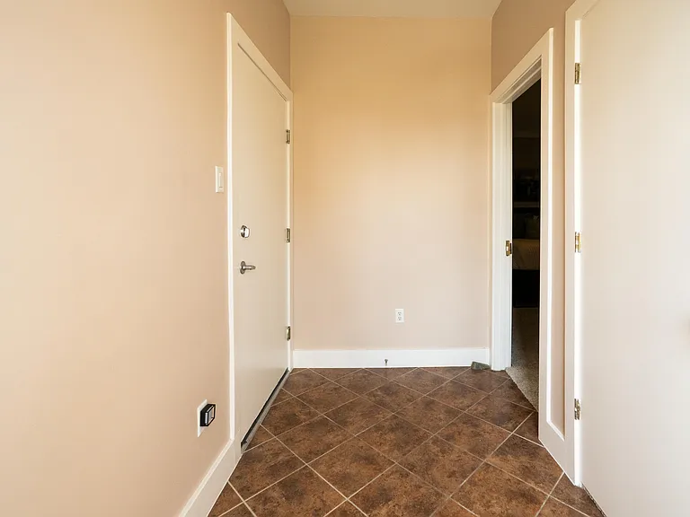 2301 Crawford St — Photo 22