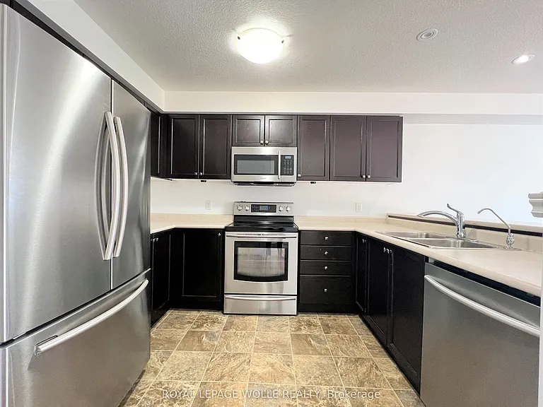 46 Renfrew St — Photo 6