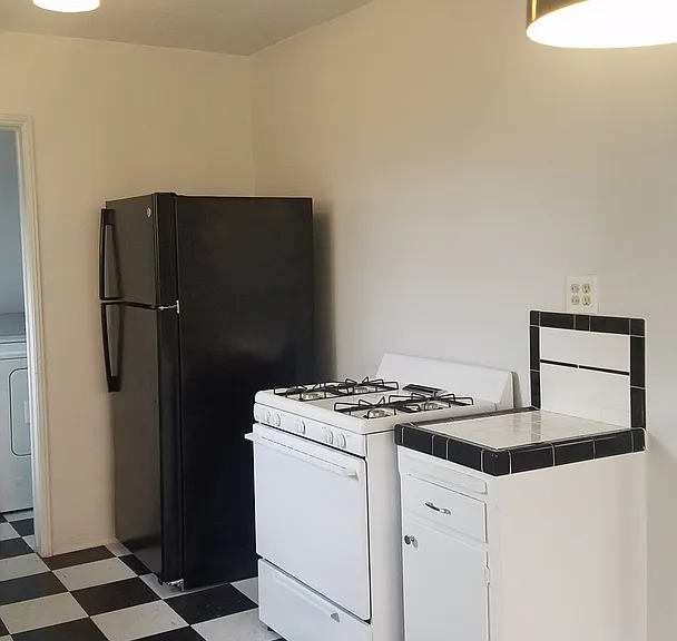 420 N Ave 66 — Photo 6