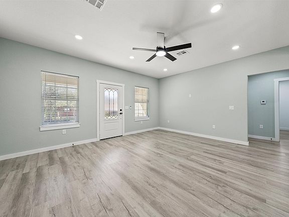 2nd image of 2505 Stewart Dr