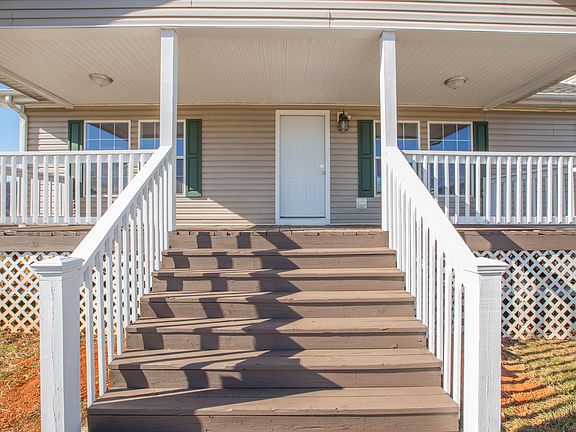 4th image of 27 Polly Ln