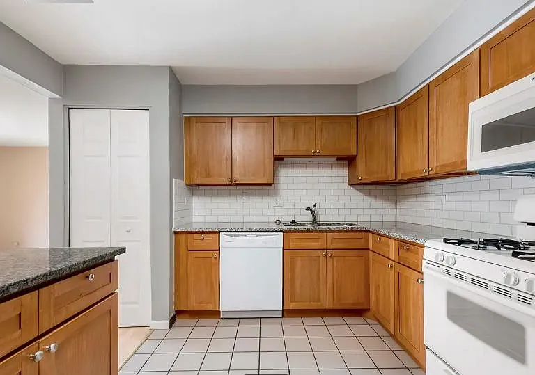 238 E Bailey Rd #J — Photo 14