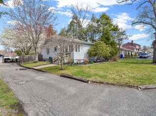 16 Mapletree Rd, Toms River, NJ 08753