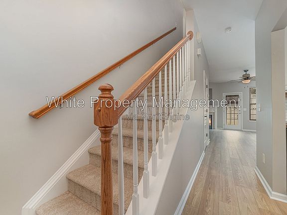 3rd image of 825 Gentlewinds Ct