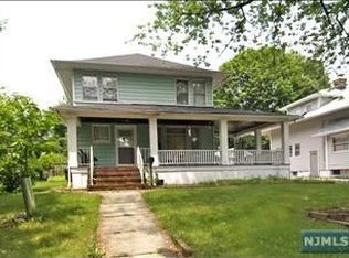 11 Carlisle St, Bergenfield, NJ 07621