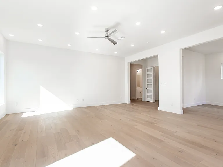 917 Protea St — Photo 21