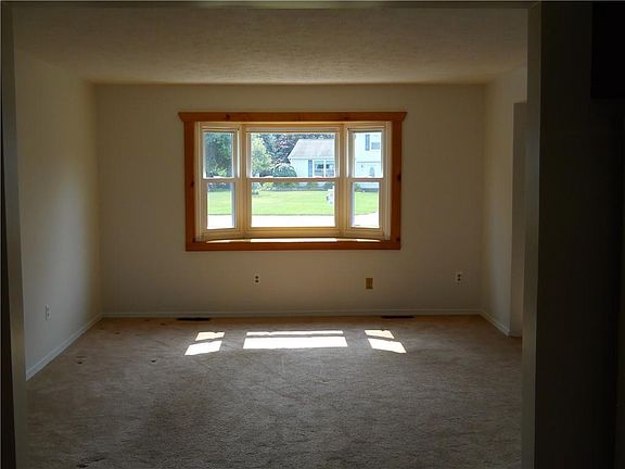 5th image of 52 Alderbush Ln