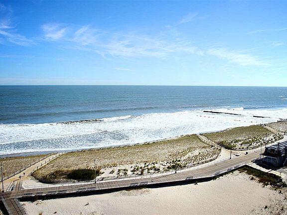 3rd image of 322 Boardwalk #1400