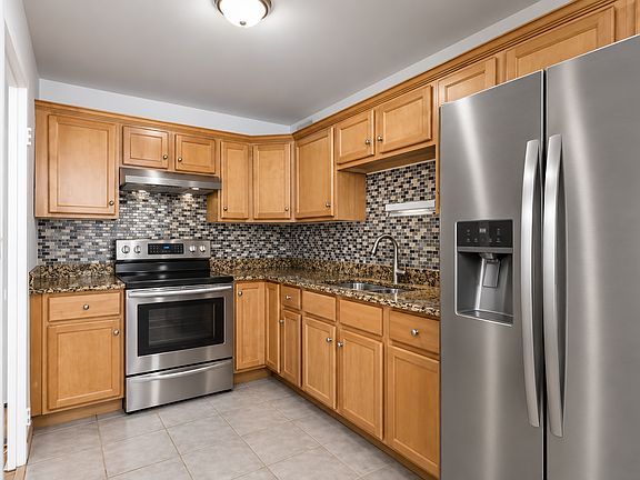 3rd image of 6157 N Sheridan Rd APT 12B