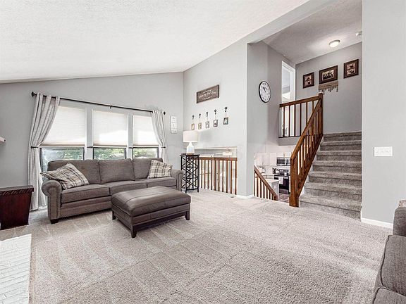 2nd image of 3793 Ravens Glen Dr