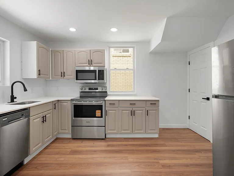 147 Clairmont Ave — Photo 12