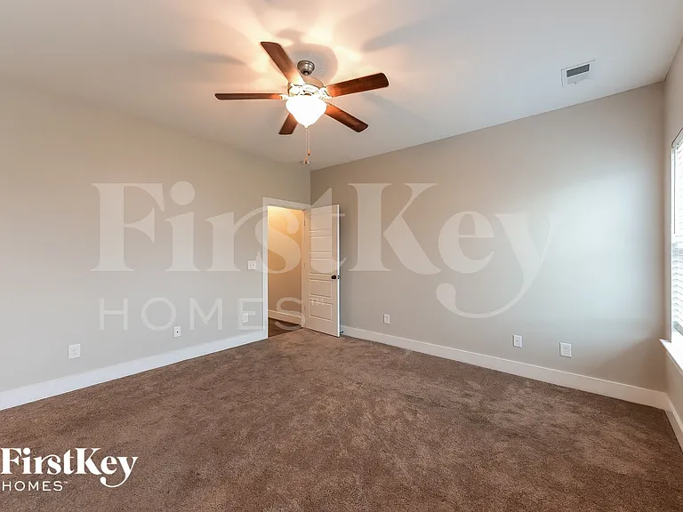 221 Union Station Dr — Photo 7