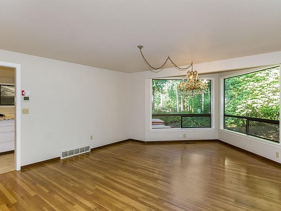 4th image of 21632 NE 29th St