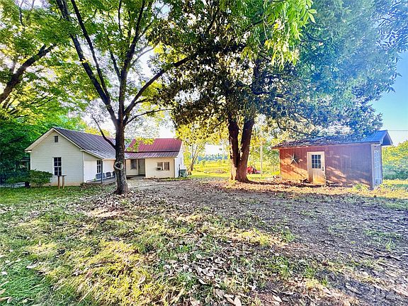 4th image of 170 Beagle Club Rd