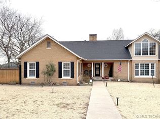 515 W Kings Rd, Ada, OK 74820