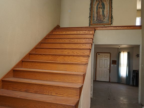 3rd image of 3822 DALIA ST