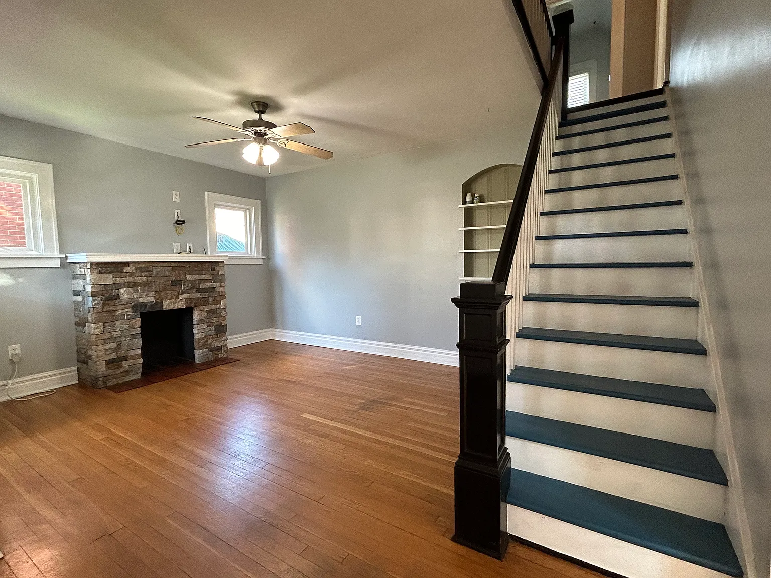 3 bed, 1092 sqft, $2,000 — Photo 3