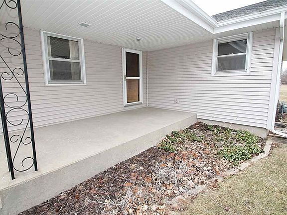 3rd image of 123 Sycamore Ln