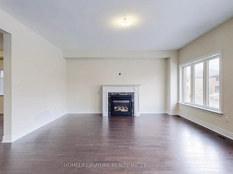 227 Heritage St — Photo 10