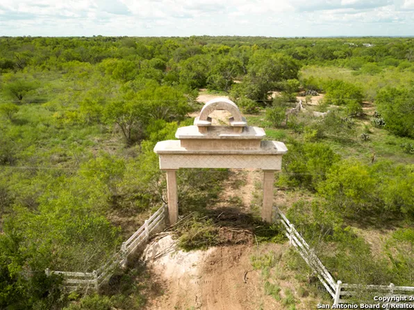 13541 Kirby Rd, Atascosa, TX 78002