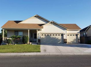 1485 Mountain Rose Dr, Fernley, NV 89408