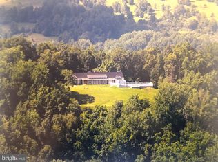 200 Fogg Mountain Ln, Flint Hill, VA 22627