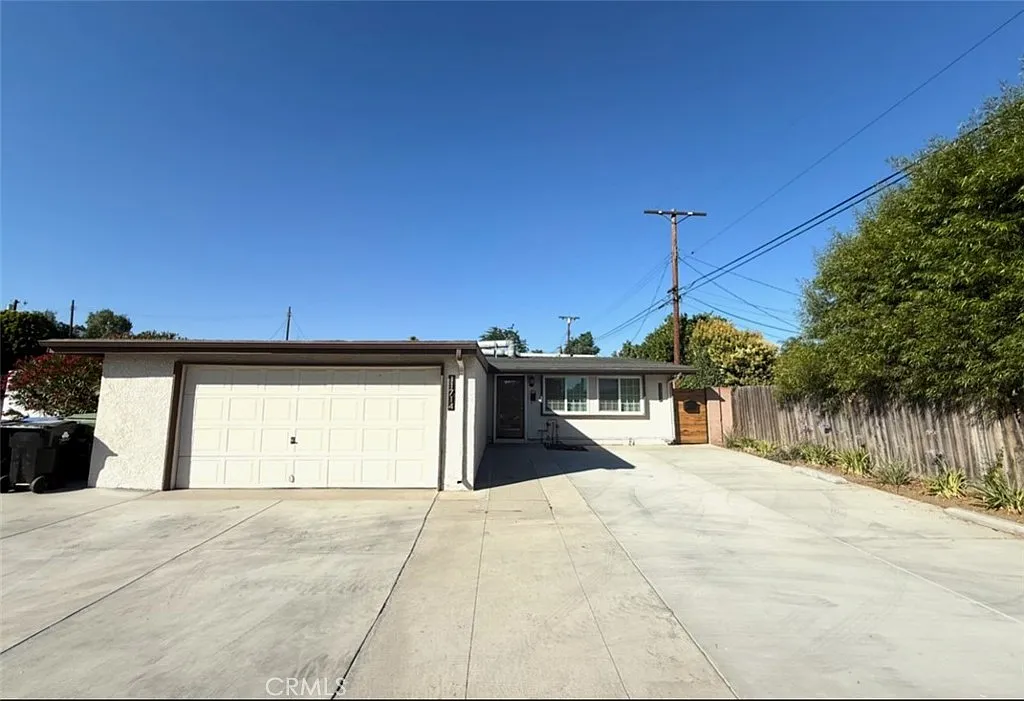 3 bed, 1.5 bath, 1025 sqft, $3,595 — Photo 1