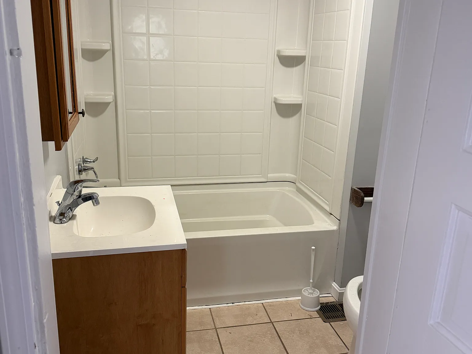 4 bed, 2000 sqft, $1,500 — Photo 3