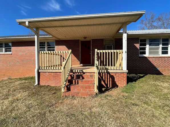 7 Bennett Rd, Toccoa, GA 30577