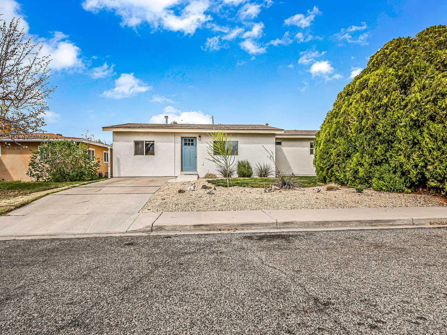1240 Bonita Ct — Photo 2