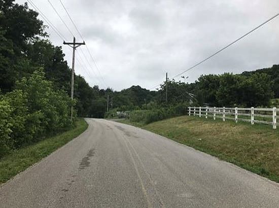 2nd image of 170 Peytons Creek Rd