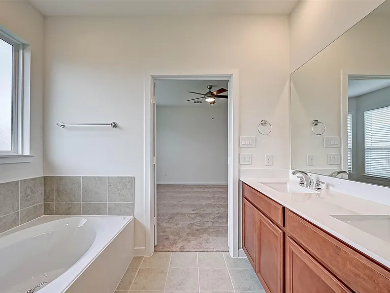 8022 Pinebrook Arbor Ct — Photo 36