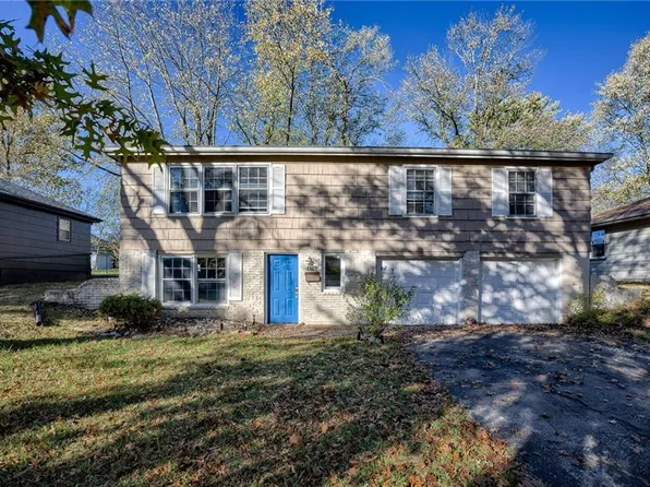 8716 Stark Ave, Kansas City, MO 64138
