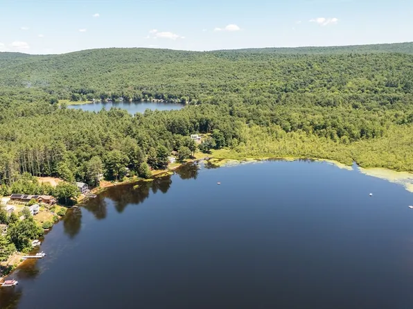 23 Metacomet St, Belchertown, MA 01007