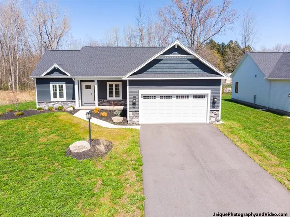 2207 Venita Monet Trl, Ontario, NY 14519