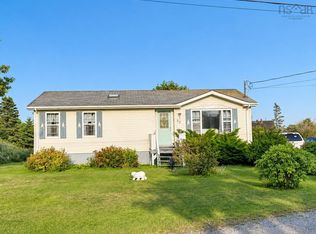 22 Harold St, Clarks Harbour, NS B0W 1P0