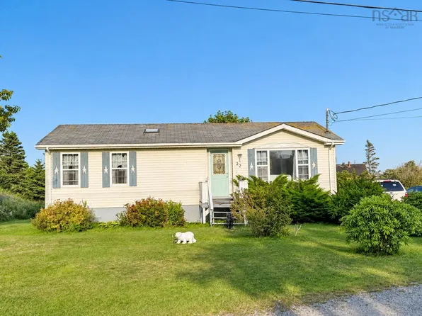 22 Harold St, Clarks Harbour, NS B0W 1P0