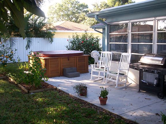 Back Yard w/HOT TUB